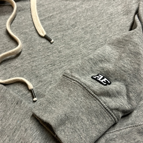 AE cotton sweatshirt- like new! - Picture 3 of 6